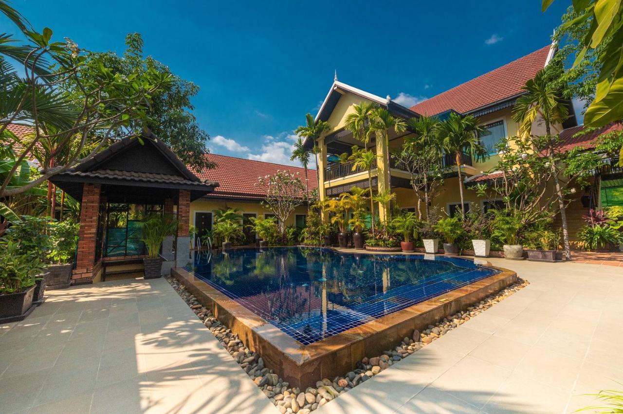 Ravady D'Angkor Hotel Siem Reap Exterior photo