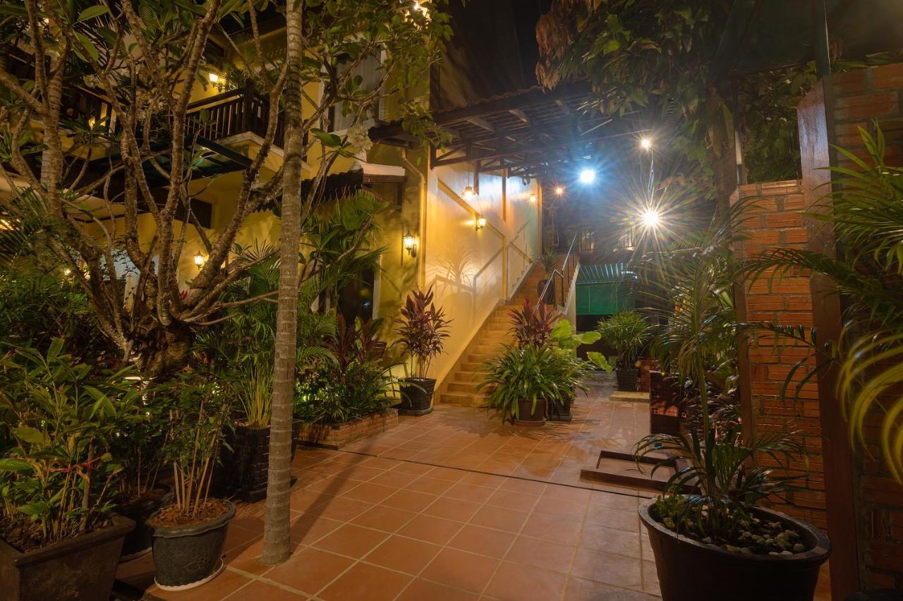 Ravady D'Angkor Hotel Siem Reap Exterior photo