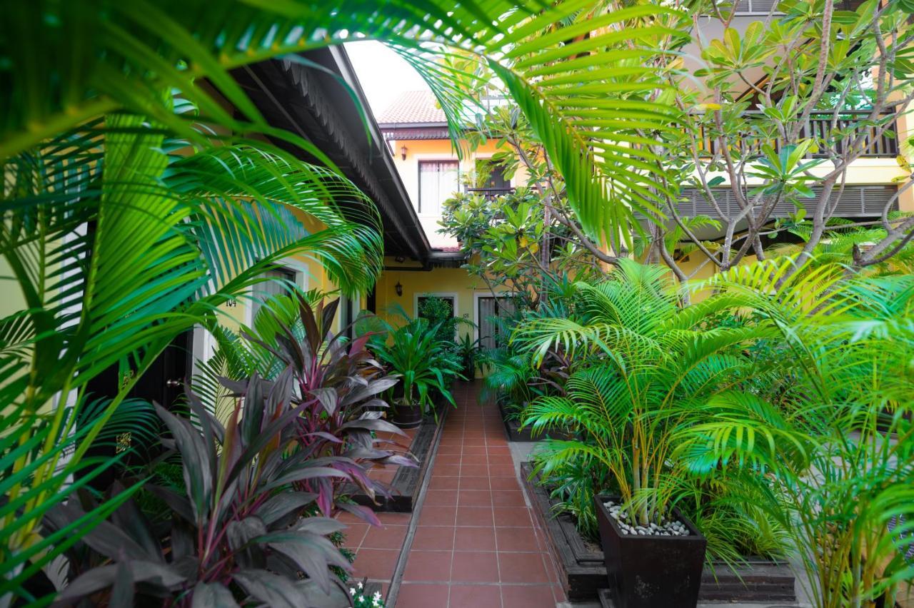 Ravady D'Angkor Hotel Siem Reap Exterior photo